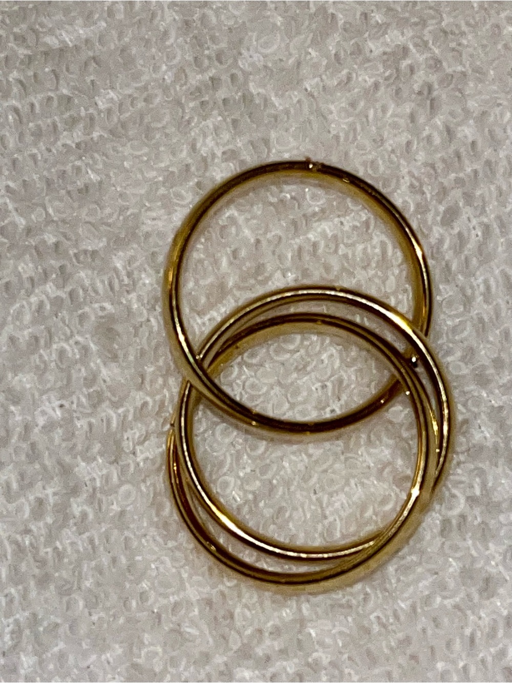 Dainty Interlocking Fidget Ring - Picture 3 of 5
